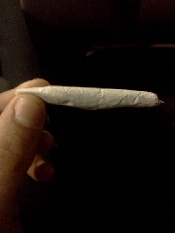 bud_n's tweet photo. Its a pregnant whale! http://t.co/y5l42Zmf