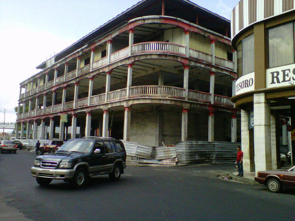 MiguelAngel_GF's tweet photo. Caserones en Remodelacion! http://t.co/CzYVa885
