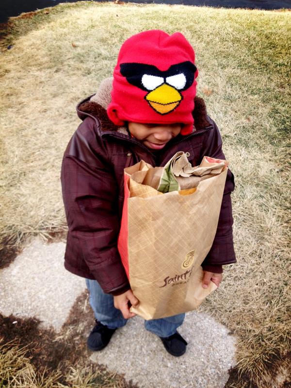 TayJackk's tweet image. Starting them YOUNG!! #BREADCO 👍👍👍👍👍