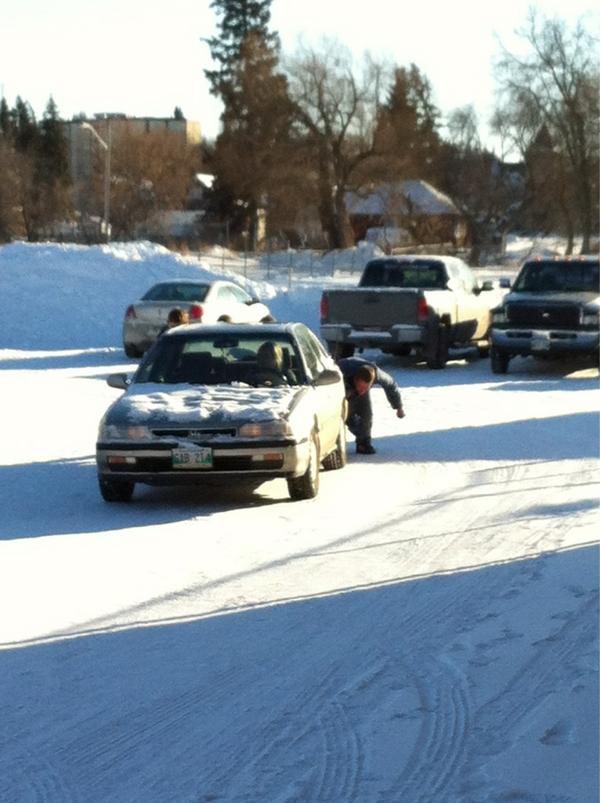 bachetys's tweet image. Let the guys push @AbigailMarrissa into the shop while I watch . #soundsaboutright #-50 #civicproblems