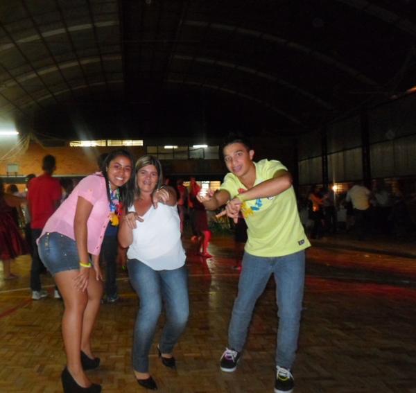 _brunaribeeiro's tweet photo. 15 da Mariana sabado ! http://t.co/Y5aH6zEu