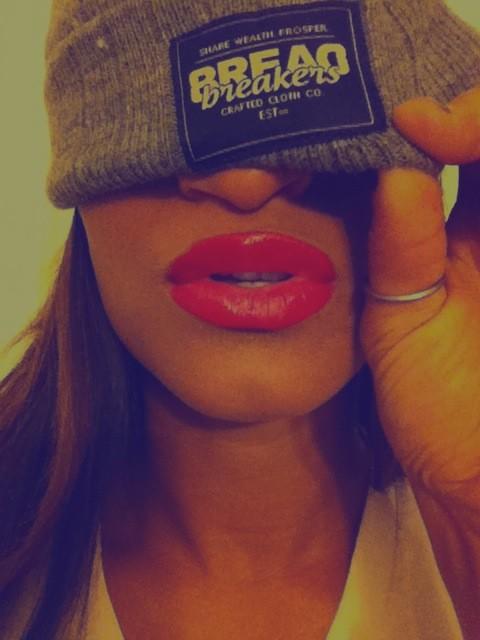 YayItsRayy's tweet photo. Show love✌#Swag #2013Collection #Beanies #BreadBreakers #Support #Photography #Edits @BreadBreakersCo @Andy_Madeleine http://t.co/53WblTHx