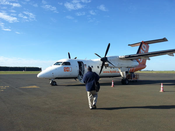 Den omedelbara skräck som infinner sig när man inser att det blir propellerplan att åka av... #Kenya #Flygrädd