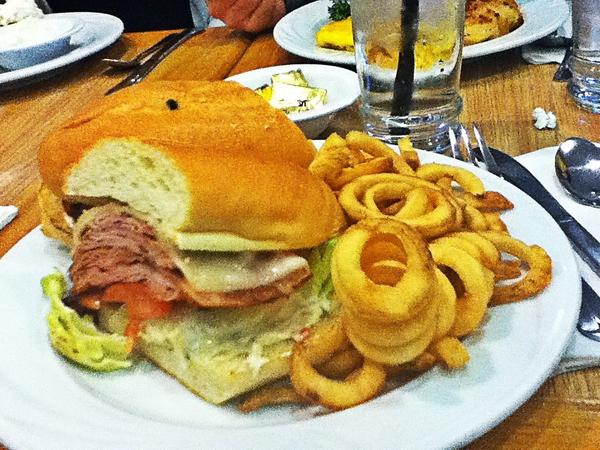 emisayshi's tweet image. @NiallOfficial wish you were here... #ineedhelpplease #EATITBEFOREITEATSME