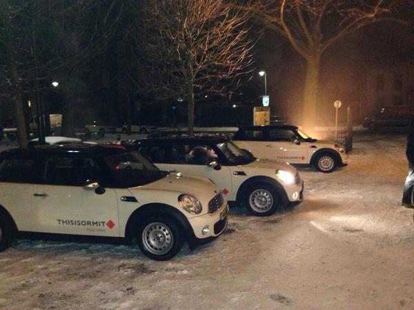 wimfaassen's tweet photo. Gisteren onze nieuwe wagens opgehaald! #ormit #mini @hettyvee ze rijden heerlijk! http://t.co/z6GpMCoz