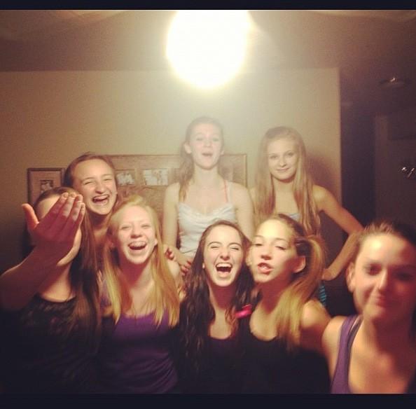 covalliee's tweet image. #TweetAPictureYouCantExplain 😂😂 @cassigay @aabifail @april_marie127 @oo_beetch @Alex_Leath @madiswayne @taygayy