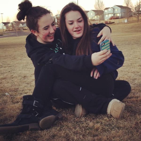 oo_beetch's tweet image. #Cute #besties cutest best friends ever. @cassigay @taygayy