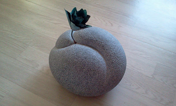 (2011)Peace_35x25x43_granite,bronze_2011