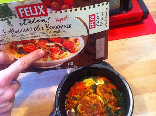 kjelleman's tweet photo. Hur fasen tillagar man rätten så det blir som på bilden? Fattar inte?! Men jag är väl dålig att laga mikromat. http://t.co/U936DVL5
