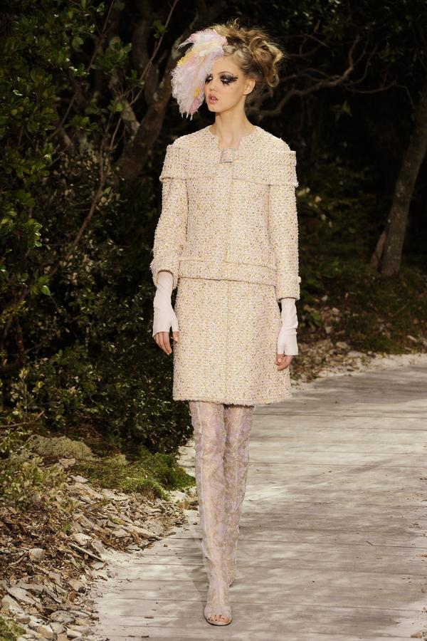 CHANEL's tweet photo. #CHANEL Spring-Summer 2013 #HauteCouture show http://t.co/dd3AFoZa