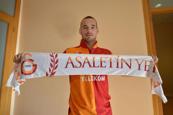 Wesley Sneijder Galatasaray'da! galatasaray.org/kulup/haber/15…
