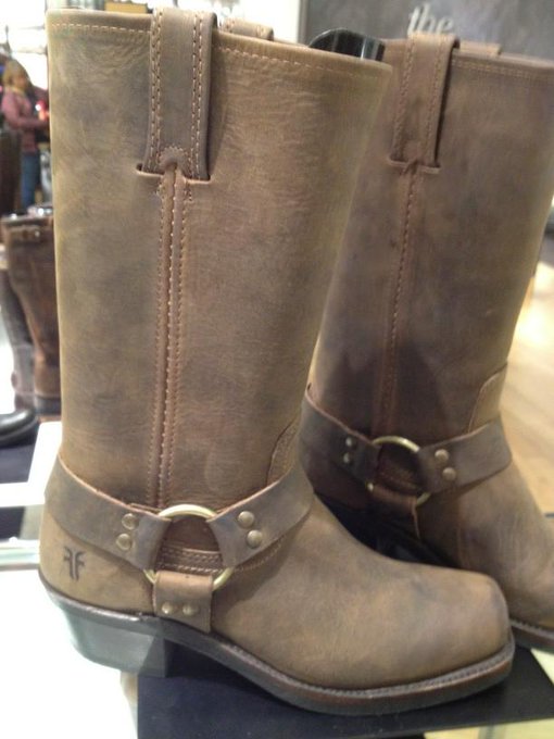 My new boots http://t.co/JfzIkWAJ<a href="/tag/titmaspresent"class="tags"><span>#titmaspresent</span></a>