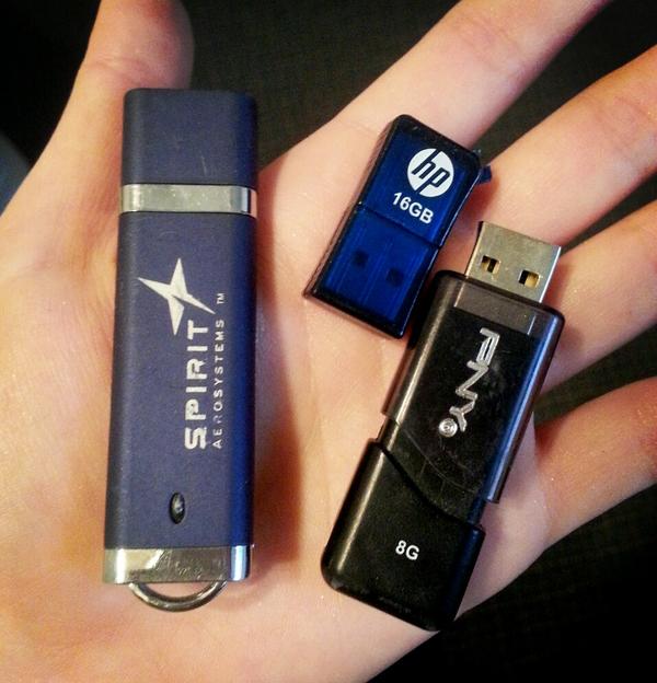 jessiekhoury's tweet photo. School supplies for the semester. All about that nerd life #digitalperks http://t.co/bmZogRpm