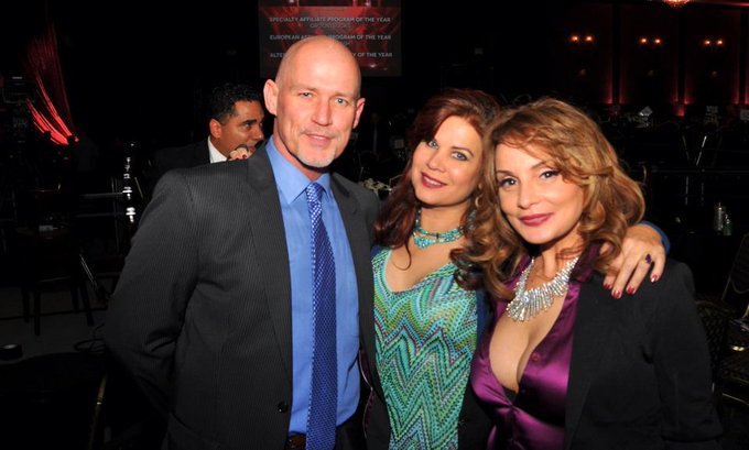 The eternally hot @markdavisxxx &amp; @rebeccabardoux - great to meet you both! http://t.co/liwoUt8O<a class="tags" target="_blank" title="On Twitter" href="/?out=eyJ0eXAiOiJKV1QiLCJhbGciOiJIUzUxMiJ9.eyJpYXQiOjE3MjU4MTg3NTEsImlzcyI6InR3cG9ybnN0YXJzLmNvbSIsIm5iZiI6MTcyNTgxODc1MSwiZXhwIjoxNzU3MzU0NzUxLCJyZWRpcmVjdF91cmwiOiJodHRwczovL3R3aXR0ZXIuY29tL21hcmtkYXZpc3h4eCJ9.mK8H163J_IgPhFbl_jGiBEFR1Sc4XQA6caSLo8QzDdlj5DsLk__9Sq-MDCa-dYxzJ0HAcsnhJfpP2GBTbJJm7w">@markdavisxxx</a><a class="tags" target="_blank" title="On Twitter" href="/?out=eyJ0eXAiOiJKV1QiLCJhbGciOiJIUzUxMiJ9.eyJpYXQiOjE3MjU4MTg3NTEsImlzcyI6InR3cG9ybnN0YXJzLmNvbSIsIm5iZiI6MTcyNTgxODc1MSwiZXhwIjoxNzU3MzU0NzUxLCJyZWRpcmVjdF91cmwiOiJodHRwczovL3R3aXR0ZXIuY29tL3JlYmVjY2FiYXJkb3V4In0.JqIxZZQ4fkl8EYvO2yBC3y39VksPCZ0-44_5_CbJUMevG-I0aEW78e7Q_fHFJ7E_Ez3d6MQ0F1mEay4EuuOCDQ">@rebeccabardoux</a><a href="/tag/fullmoon"class="tags"><span>#fullmoon</span></a>