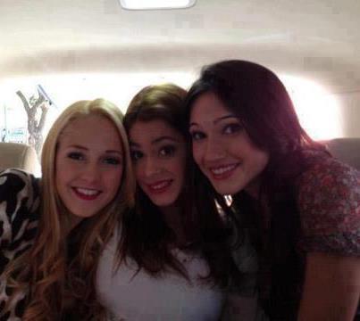 Tini997's tweet photo. Hola!!! http://t.co/ZR7WvetF