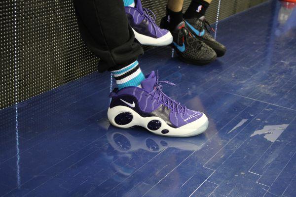 KicksGrade's tweet photo. The @nyknicks' @Baron_Davis in the @nikebasketball Zoom Flight 95 - JKidd Phoenix edition http://t.co/RHq4hD8D