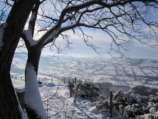 CECRangers's tweet photo. A snowy photo taken from a viewpoint at Tegg's Nose, Macclesfield this morning. Shared by Ian Coppack. Thank you Ian. http://t.co/WU0qvIEJ