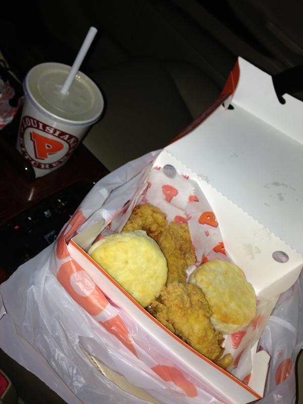ardennaveryy's tweet image. POPEYES #friedchicken #biscuts #thebest