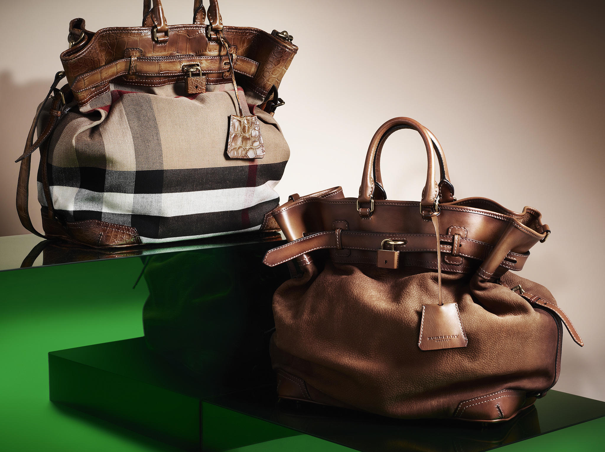 Аксессуара 2013. Burberry Bags 2013. Сумка Burberry Prorsum мужская. Барбери коллекция 2022. Burberry Bag women.