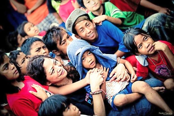 ProjectPEARLS's tweet photo. Sometimes the things we cannot change end up changing us.
#VOLUNTEER #ADVOCATE #SHARE #poverty #Education #ulingan http://t.co/8fTNEzus