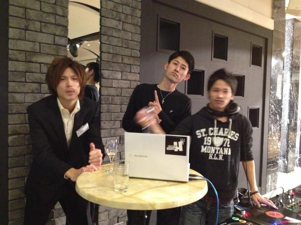 _Ousam_'s tweet photo. 開催に至って学コンを盛り上げてくれる出演者を募集いたします！
前回はオープニングダンスやパーティ中のBGMを担当していただきました(^-^)/
春にあう爽やかなLOVEソング歌ってくれる方なんていたら盛り上がりますね♪ http://t.co/nGi6x4px