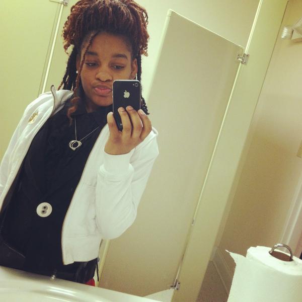 AshleyAGotti's tweet photo. I Can Dew Bad All By MySelff Fuck You Him, Her &amp; That Bytchh Ahahah
#1000 Bytchhh http://t.co/KEpDOvXJ