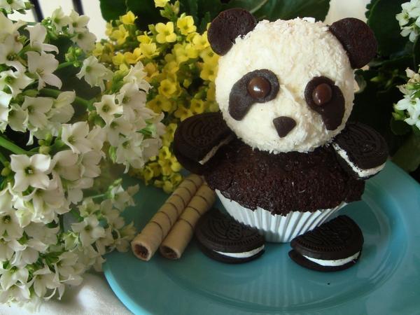 stakin74's tweet photo. Panda Cupcake https://t.co/9NwbiX55Xn