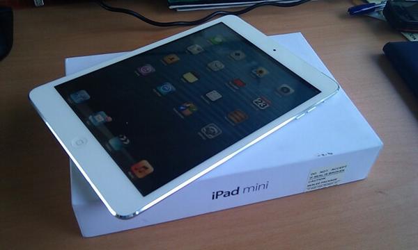 udaraumd's tweet image. Got an iPad mini for the next review on #ItsAboutGadgets with @EtisalatSL