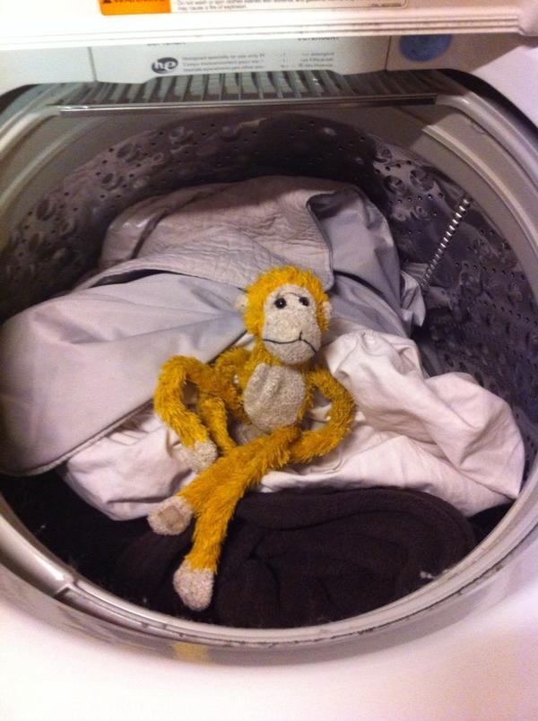 Che_Che_Koolay's tweet photo. Bath time. http://t.co/Lf11203r