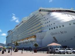 OfficialRCCL's tweet photo. RCCL's 224,000 ton Oasis of the Seas http://t.co/JYm0sM7r