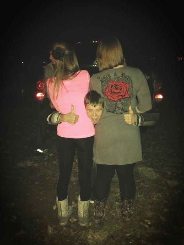 TheAshtonRogers's tweet image. Introducing my best friend everyone. #HeThinks he gets all the ladies. #disturbedourpicture