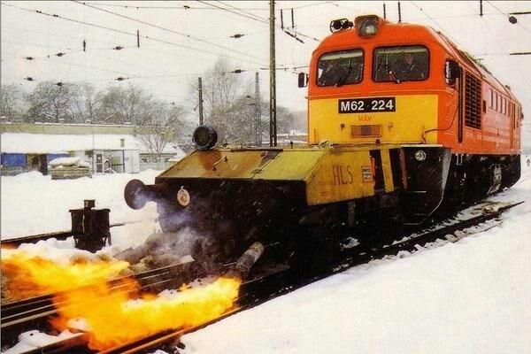 RailDriverSteve's tweet photo. An idea for #snowswt #swtrains @SW_Trains @Worthy_Driver @Suburban_Guard @Swldn http://t.co/SNLjkr18