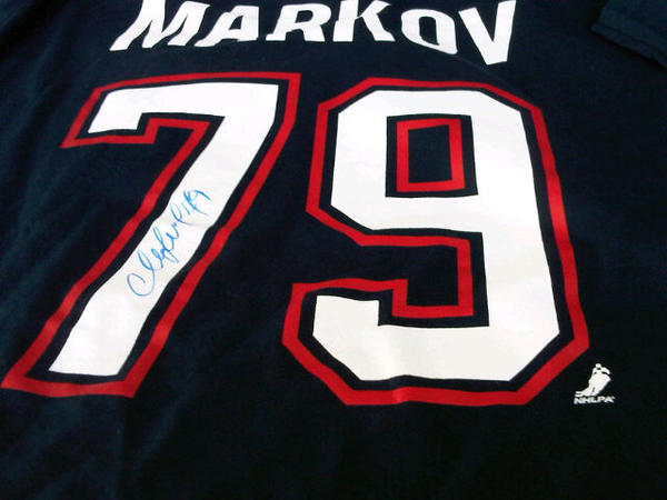 CanadiensMTL's tweet photo. RT and follow us to win this tshirt signed by Andrei Markov. #raisethetorch http://t.co/EIPNuqCv