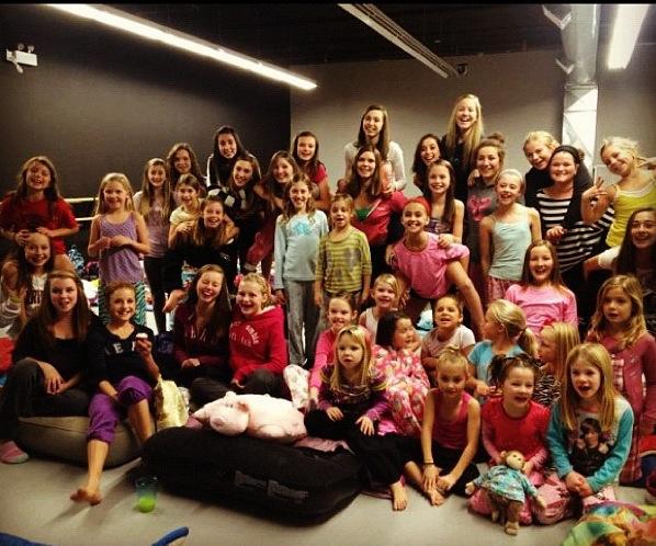 fionaascott's tweet image. #PicThtSumsUpUrFriendship #innovativedance