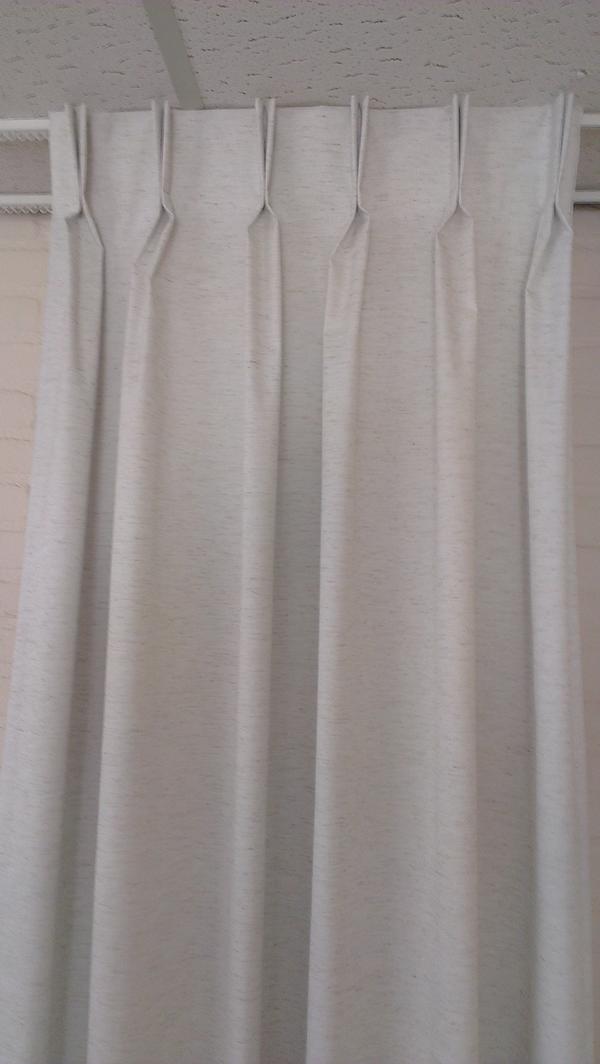 Nieuwe kwaliteit stof. 100% black out. Te gebruiken als voering en als gordijn. Speciale actie incl. confectie.