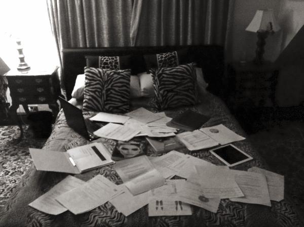 chels_allenX's tweet image. Actually doing some college work! #hateassignments