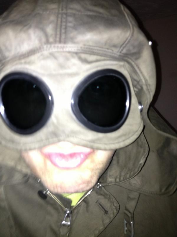 laura___loo's tweet image. Glad I didn't see you in my garden last Tuesday @ashdixon #kickawelshladwhenhesdown #poorform