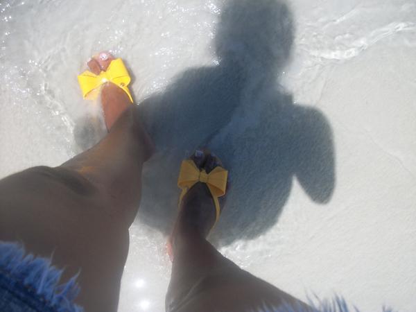 escilla's tweet photo. @LojaMelissa minhas férias cabo frio http://t.co/eQVaEdpL
