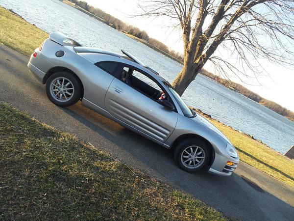 weaverluke93's tweet image. My eclipse by the lake #nicebackground