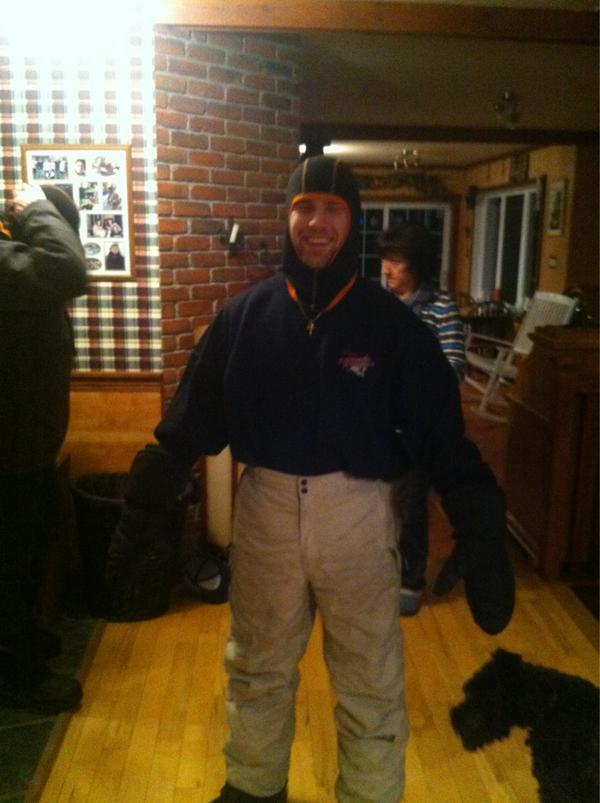 TheGerm07's tweet photo. First time skiing this season! Are u sure about that outfitt? I guess thats just not your sport #ptitbacais #mascotte http://t.co/YeQl0uJR