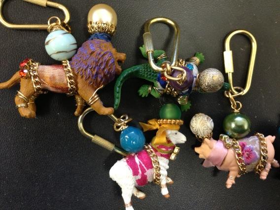LenoraDame's tweet image. They are back!!  #partyanimal #keychainmagic #anthropologie