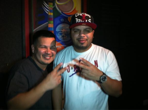 VIRENAMUSIC's tweet photo. Aki con Lester Millones Records bregando negocios!! @el_orio  Pendientes venimos duro!! http://t.co/w1NuNaS2