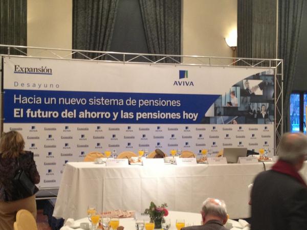 twmcortes's tweet photo. Pues ya estamos dentro, podéis seguir lo que pase en el hastag #desayunosexpansion y luego en mi blog, como siempre http://t.co/27FJK7qO
