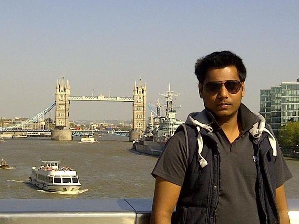 akshykumar's tweet photo. @ssrajamouli my name is praneeth , doing ms in uk , height 5-11 http://t.co/U40C5bKZ