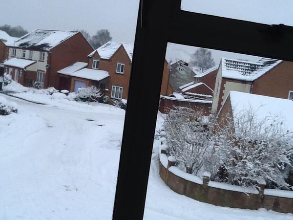 18Madge's tweet photo. Hey Kyle here photo the of the snow http://t.co/UjRmds1t