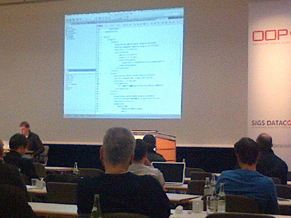 myfear's tweet image. #oop2013 #oracle day with @AdamBien on #JavaEE6/7 - Hands on with #NetBeans daily build ;)