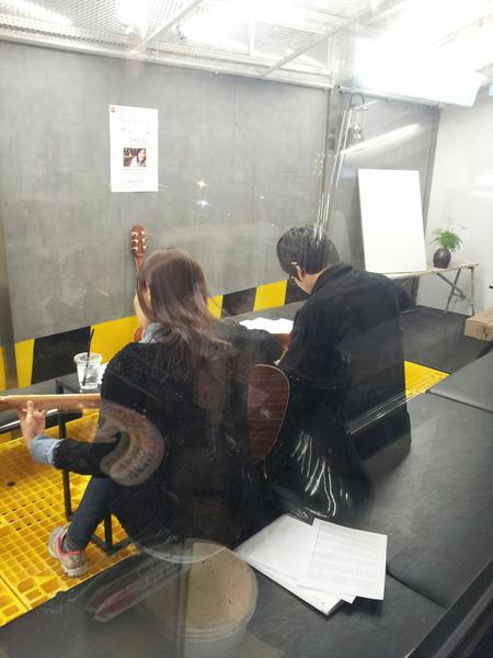 cafesecond_step's tweet photo. 사이좋은 두분!
지금은 기타수업 중급반 진행중이에요 ~^^ http://t.co/QkxmGcwj
