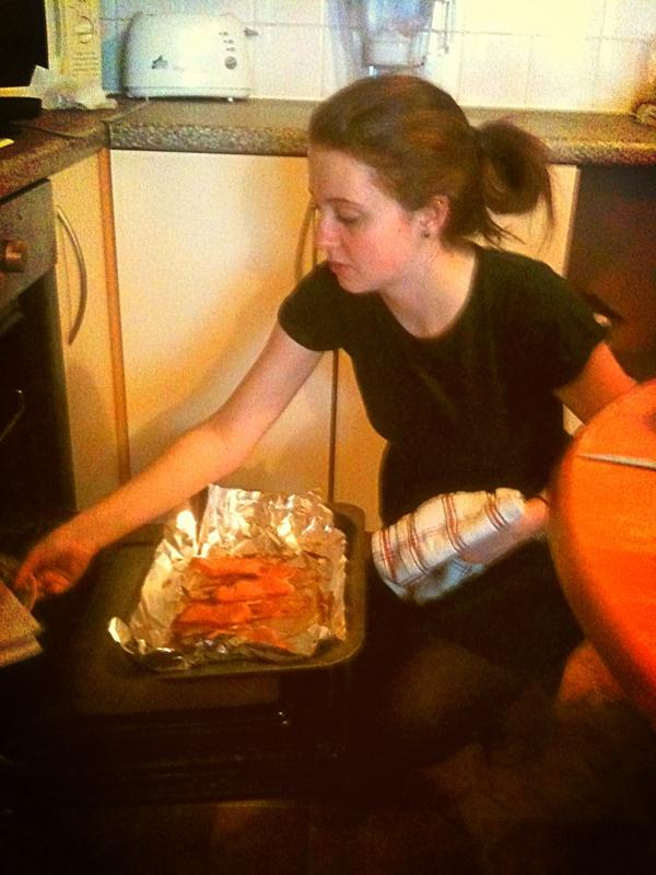 chloe_forte's tweet image. @MaggieLalor in action:P #baconmaker