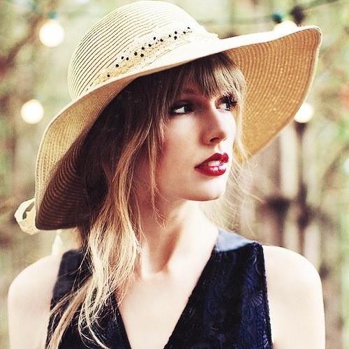 EmirMahirasL's tweet image. MAKASIH! RT @amandazasl: MIRIP BANGET!  "@EmirMahirasL: INI GUEE:p #AdminPict http://t.co/yCn2dwf8"”