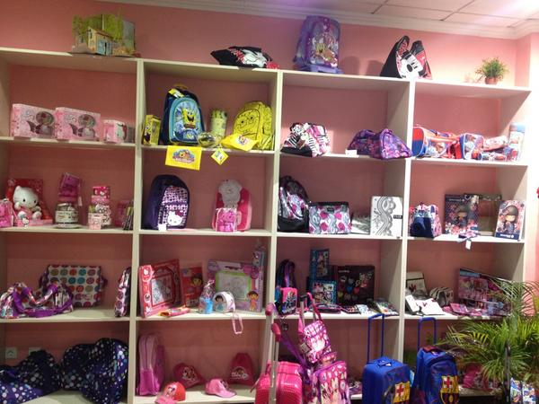 PAPERSURLUCENA's tweet photo. Seguimos de rebajas en artículos como mochilas y diferentes artículos APROVECHALO!!!!!! http://t.co/KGsGPnnF